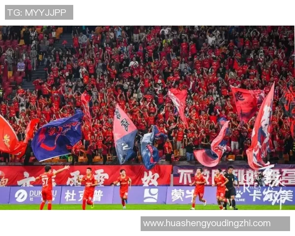 重庆足球队实力之争引发热议球迷与专家各执己见